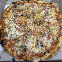 Crispy  Mushroom  Tomato Garlic Pizza